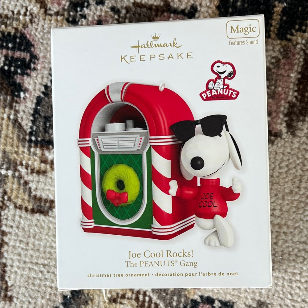 Hallmark Joe Cool Rocks Peanuts Snoopy Ornament 2012 Magic